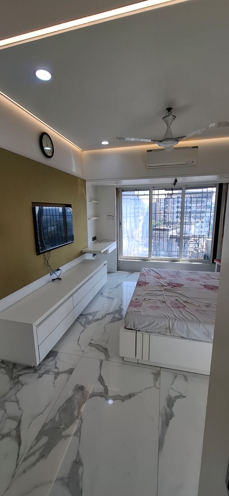 🏡 OUTRIGHT SALE | PREMIUM 3 BHK RESIDENCE – ANDHERI EAST, MUMBAI 🏡 📍 Prime Residential Address | Well-Connected Location Step into a spacious, well-planned 3 BHK apartment located in one of Andheri East’s most desirable residential pockets. Designed for comfortable family living and long-term value appreciation, this home offers excellent layout, ventilation, and privacy. ✨ Property Details & Highlights: ✔️ Configuration: 3 BHK Premium Apartment ✔️ Carpet Area: 1150 sq.ft. – Spacious & efficiently planned ✔️ East–West Entry: Abundant natural light and excellent cross ventilation throughout the day ✔️ Higher Floor: Peaceful environment with open views ✔️ Car Parking: 1 dedicated reserved parking ✔️ Residential Building: Ideal for families and end-users 💰 Expected Price: ₹ 4.75 Crore 🔑 Why This Property? • Premium locality with strong appreciation potential • Ideal for end-use or long-term investment • Excellent connectivity to business hubs, airport, metro & highways • Surrounded by reputed schools, hospitals, shopping & daily conveniences 📞 For Price Negotiation, Floor Plan & Site Visit: Mukesh Estate Agency 📲 99204 66897 | 98707 47174 📌 Serious buyers only. Limited premium inventory available. #3BHKForSale #AndheriEast #MumbaiRealEstate #PremiumHomes #LuxuryLiving #HigherFloor #SmartInvestment #MukeshEstateAgency